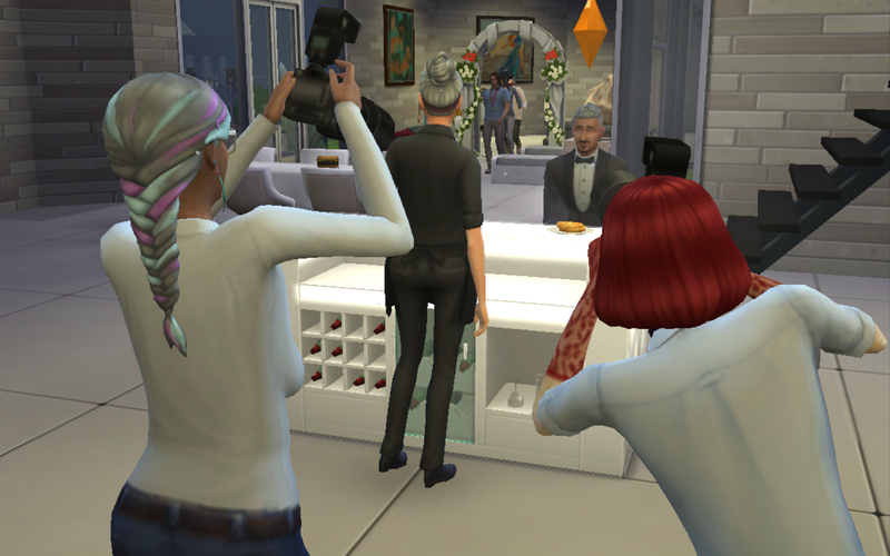 Thorne always seemed to enjoy the paparazzi.
